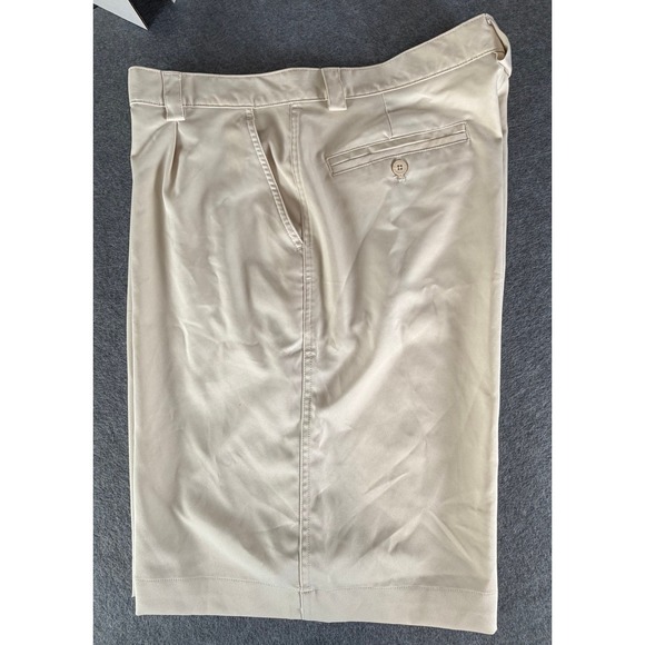Under Armour Other - Under Armour Golf Shorts 38 Beige Performance Pleated Athletic Preppy 208603